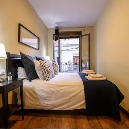 Ramblasrentals Cozy Renovated 2Br With Balcony Lift 20M Rambla - Parking - Wifi Barcelona Exteriör bild