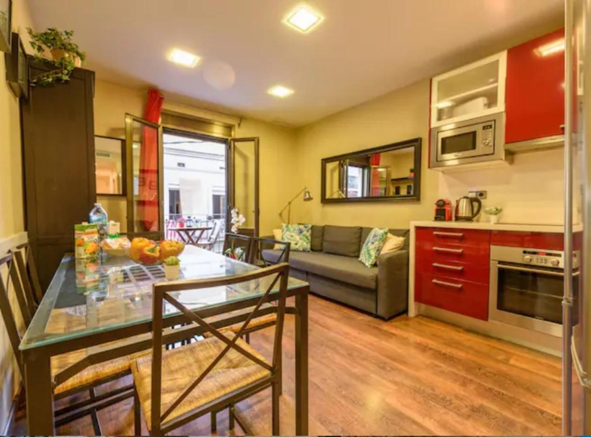 Ramblasrentals Cozy Renovated 2Br With Balcony Lift 20M Rambla - Parking - Wifi Barcelona Exteriör bild