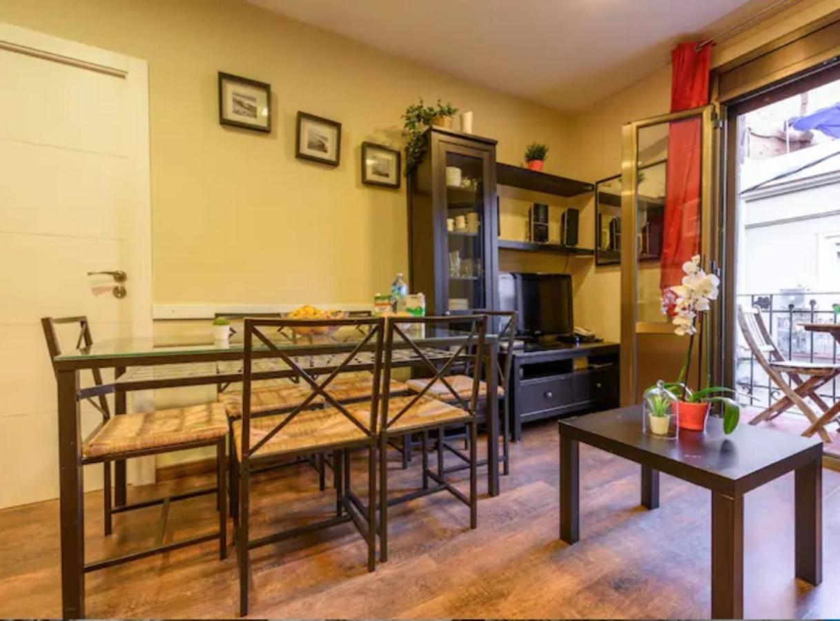Ramblasrentals Cozy Renovated 2Br With Balcony Lift 20M Rambla - Parking - Wifi Barcelona Exteriör bild