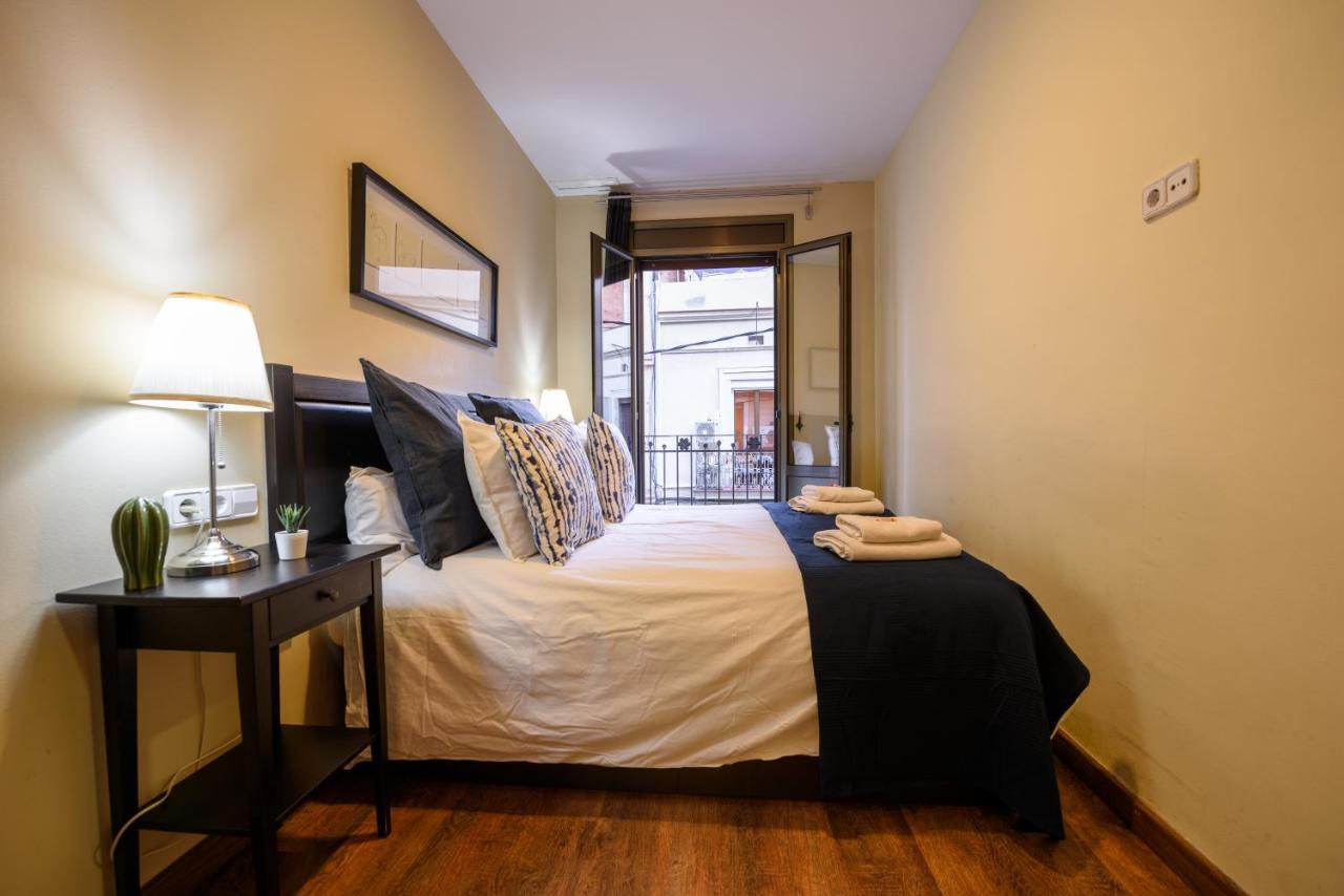 Ramblasrentals Cozy Renovated 2Br With Balcony Lift 20M Rambla - Parking - Wifi Barcelona Exteriör bild