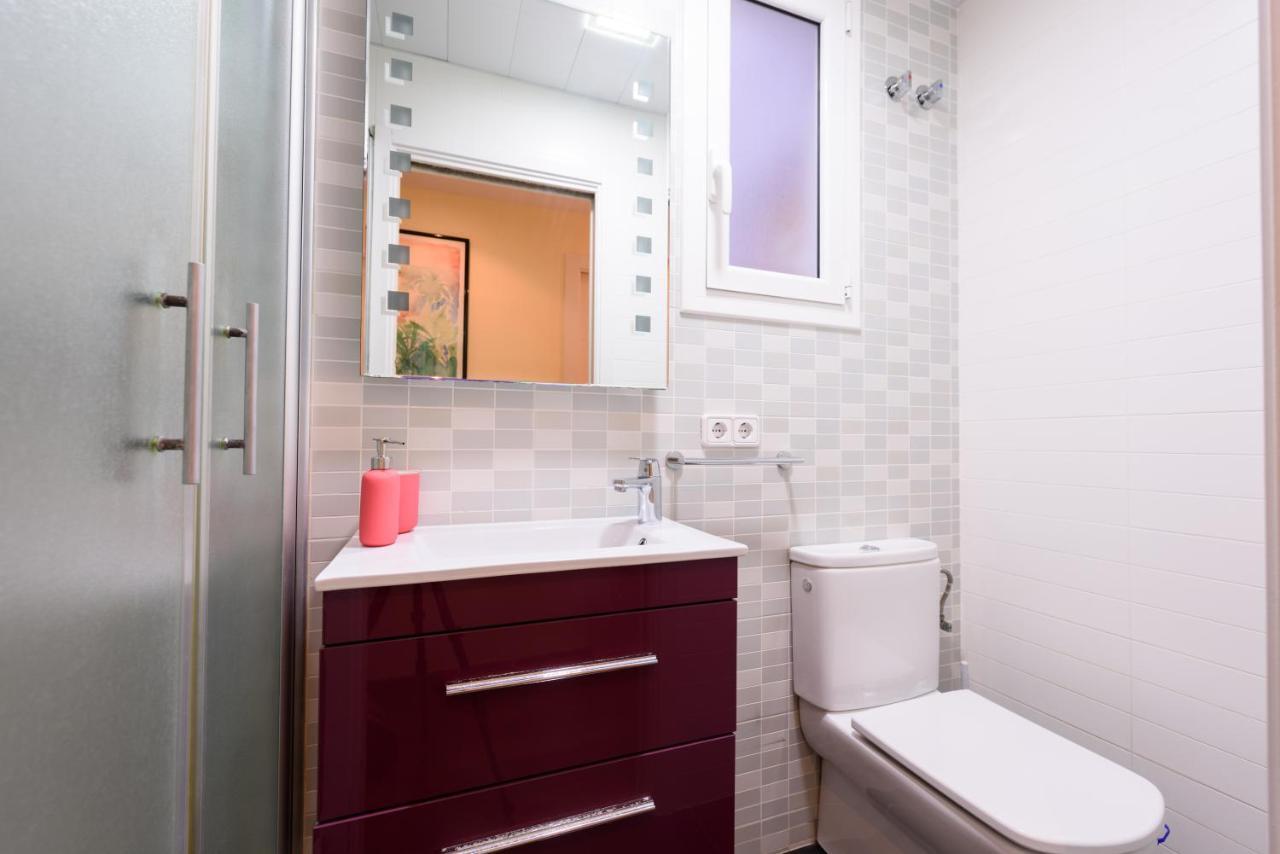 Ramblasrentals Cozy Renovated 2Br With Balcony Lift 20M Rambla - Parking - Wifi Barcelona Exteriör bild